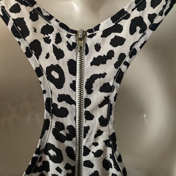 Razor back cheetah print top - Picture 4 of 8